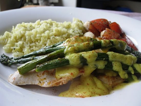 chicken, asparagus, and hollandaise sauce all crafts 6 Delicious Chicken Recipes