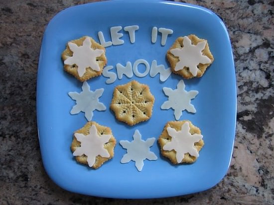 6376-snowflake-snack.jpg
