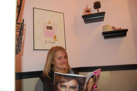 how-to-create-a-paris-themed-powder-room-image-31.jpg