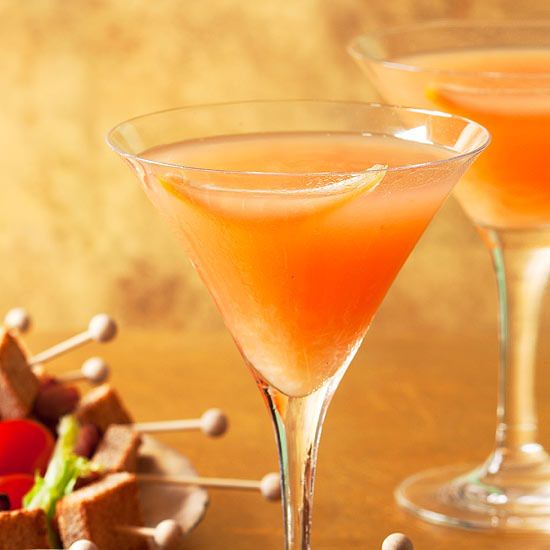 YOU MAY ALSO LIKE The days of tripping up over the dirty, up, shaken, stirred, dry or with a twist are over, because today we're teaching you how to order a martini just like Bond. Step 1: Choose your liquor. For the love of all that is holy, know if you want a gin or vodka martini.