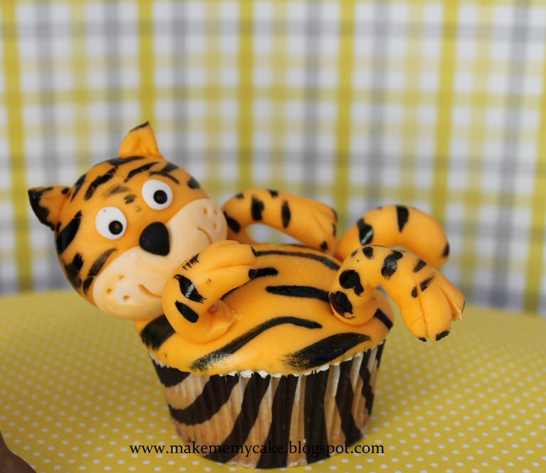 tiger cupcake