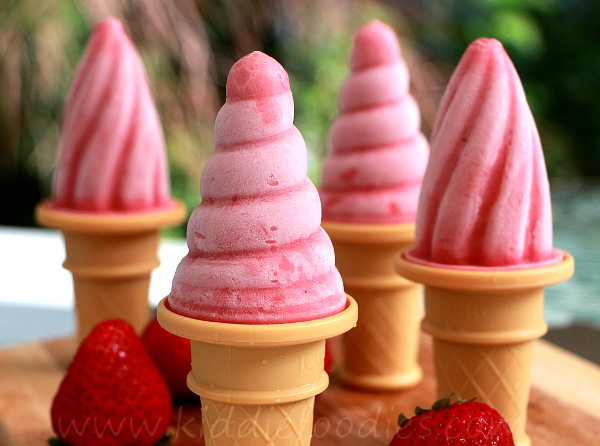 Strawberry frozen yogurt ice cream