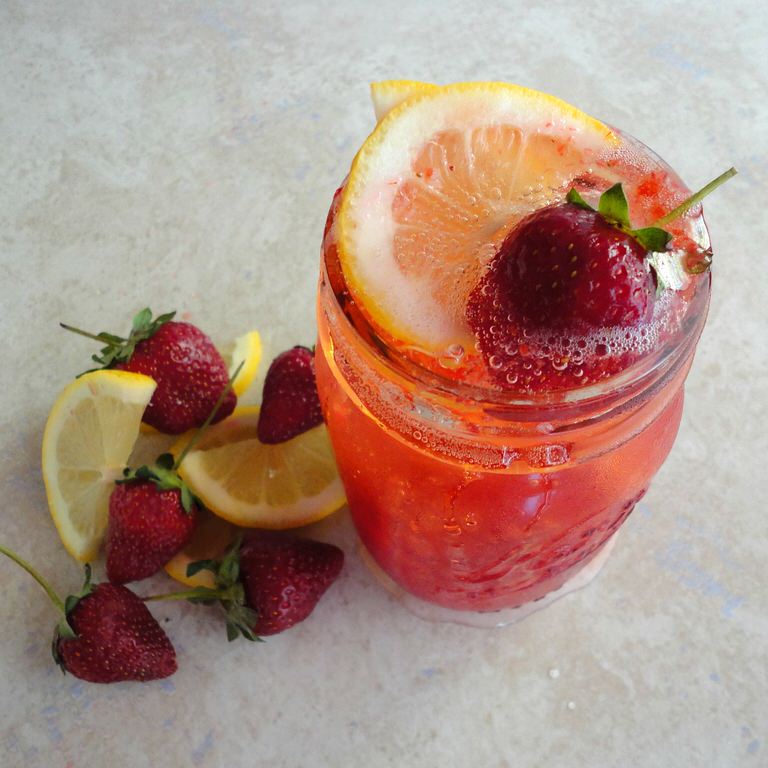 strawberry-lemonade-fizz-4