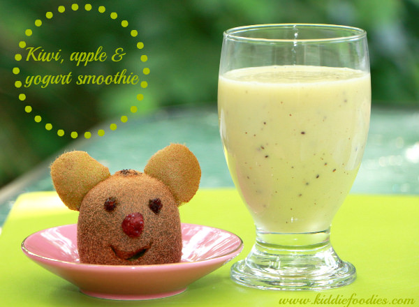 Kiwi and apple smoothie with a little kiwi bear m
