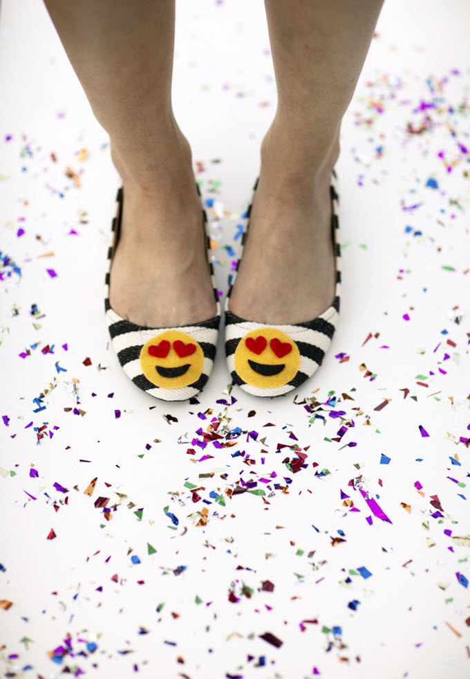 DIY Emoji Shoes DIY Emoji Shoes