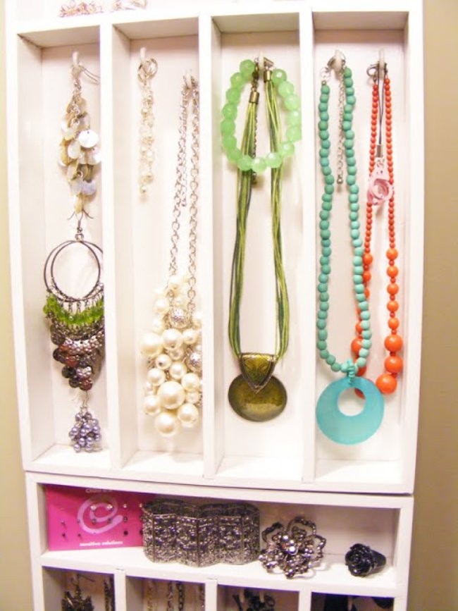 17 Clever Ways to Organize Your Jewelry {diy} Tip Junkie