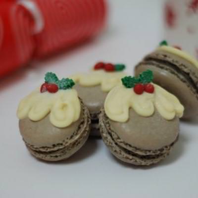 Christmas Pudding Macarons