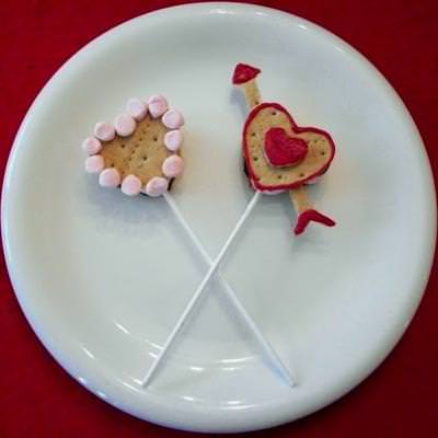 Valentine S'more Pops