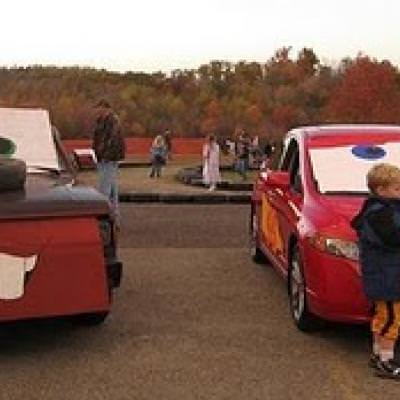 16 Ways to Decorate Your Car For Trunk or Treat