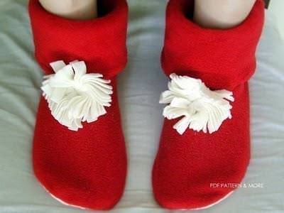 DIY Christmas Gift ~ Fleece Slipper Boots {sew}