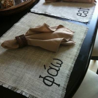 DIY Burlap Placemats {Tutorial}